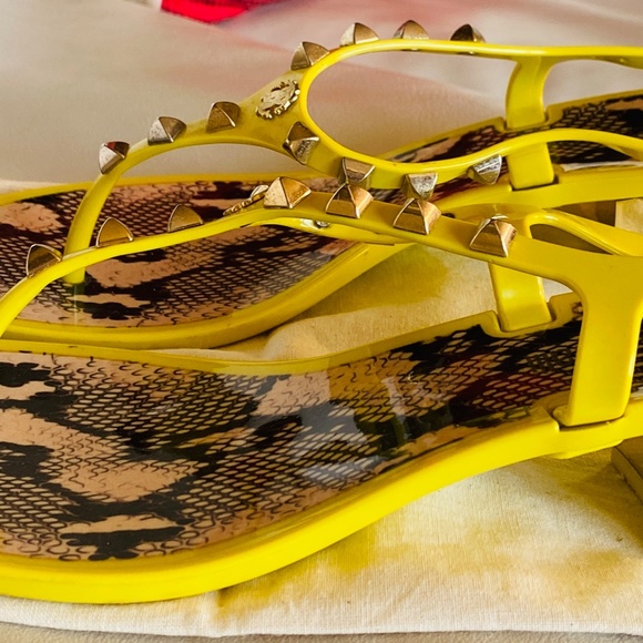 Sandals - Picture 3 of 4